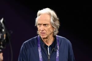 记者：利雅得胜利计划签下左后卫，可能在英超、德甲寻找人选