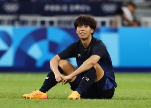 高井幸大热刺初体验：翻译随身+累瘫草地，英超强度已经初露峥嵘!