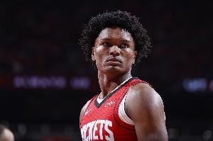 阿门：杜兰特是史上最强得分手之一 他会让我打得更轻松