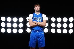 独行侠夏联主帅：弗拉格已展现了自己能力 他的职业态度非常出色