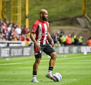 罗马诺：姆贝莫已现身卡灵顿，将本周末完成加盟曼联转会手续