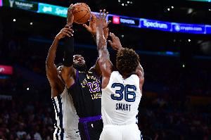 太阳雄鹿也曾积极追求斯玛特 失去DFS后湖人急需补强侧翼防守尖兵