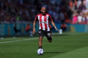 费迪南德：曼联在姆贝莫转会上没屈服，要是以往早就满足要价了