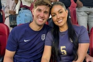 太阳报：斯通斯与大5岁女友结婚，两人已拍拖6年