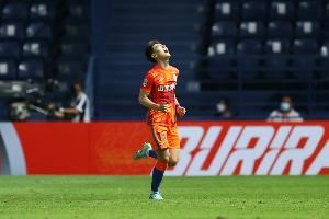 德转显示泰山22岁前锋刘国宝租借亚泰，租借费2.4万欧