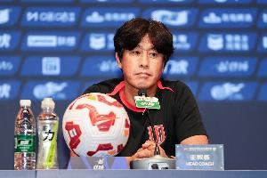 徐正源：我们全队上下都团结一致，明天要全力以赴赢下比赛