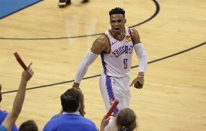 有可能吗？雷霆队记：如果这是老控卫们回母队的夏天 那么🤔？