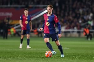 每体：巴萨正在与德容、埃里克-加西亚和孔德商谈续约