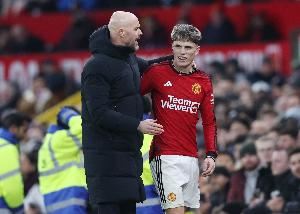 记者：曼联不允许主帅的权威因留住一个不想留队的球员而受到侵蚀