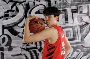 队记：球队每次提出调整杨瀚森能都做到 或许明年他能进轮换阵容