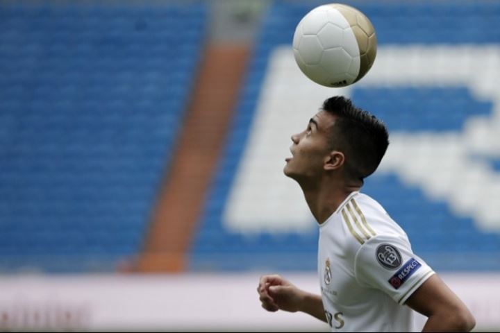 世体：多支巴西球队有意签下雷尼尔 球员合同还有一年到期