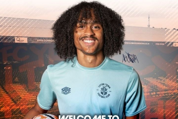 等待国足无果😢外媒：华裔球员陈达毅选择代表库拉索出战世预赛