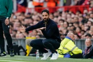 阿莫林谈半场换下马奎尔：训练中有些疲劳，我们必须保持谨慎