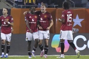 天空：莱比锡对霍伊伦感兴趣，但球员想留在曼联竞争位置