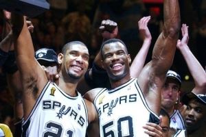 美媒：大家都喜爱杨瀚森 已有球迷拿他&克林根与马刺双塔相比