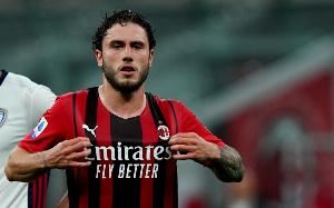 记者：吉鲁召唤好友卡拉布里亚加盟里尔，目前这笔交易正进行谈判