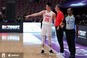 杨毅：中国男篮防守原则一定不要夹击&要有呼应 毕竟咱高呀