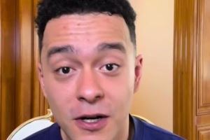 媒体人：去年新疆主场输广东后赵睿和广东球员庆祝 这不尊重新疆