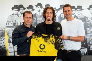 体图：经纪人隐瞒法比奥-席尔瓦今夏动过手术，多特体检时才发现