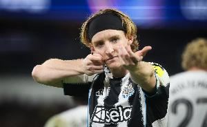 邮报：戈登拒绝给沃尔特马德让点，称“伊萨克不在点球就是我的”