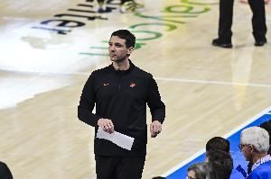 戴格诺特谈增加空接配合：五号位有挡拆顺下能力 还在逐步完善