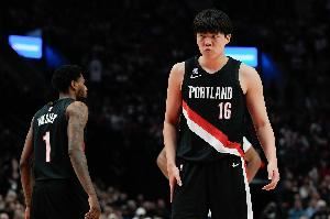 想进化上科技！杨瀚森起步艰难但别急 约基奇申京已给他指明道路