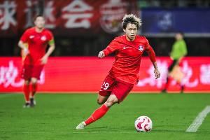 半岛晨报：中超倒数第二轮比赛未同时开球，中超赛程再受诟病