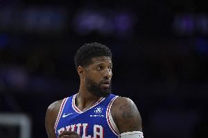 媒体人:乔治不着急复出 最晚11月中 76人需慢慢建立整体化学反应 媒体人:乔治不着急复出 最晚11月中 76人需慢慢建立整体化学反应